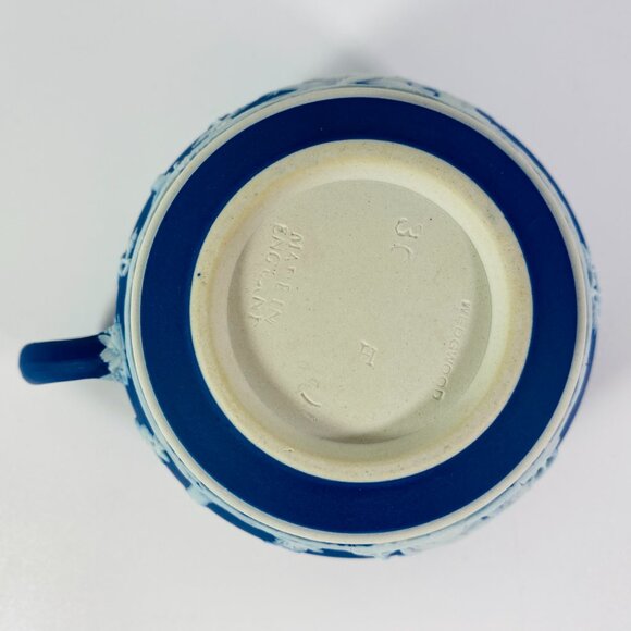 RARE !! Vintage Wedgwood Cobalt Blue Jasperware Creamer and Sugar Bowl - Picture 8 of 12